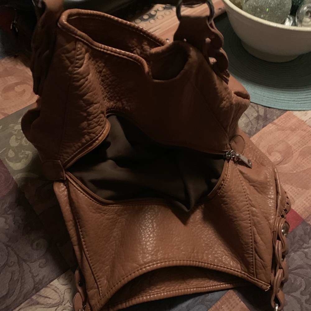 Satchel - Picture 2 of 3